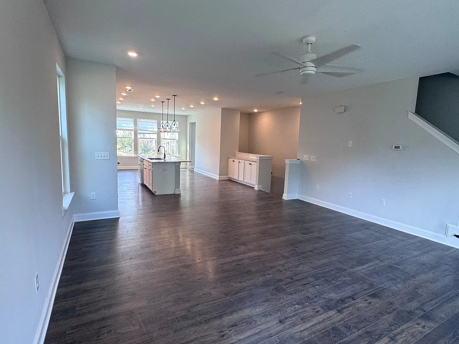 4 bed, 3.5 bath, 2227 sqft, $2,295 — Photo 4