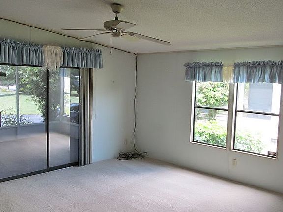 4th image of 135 Woodsmill Blvd
