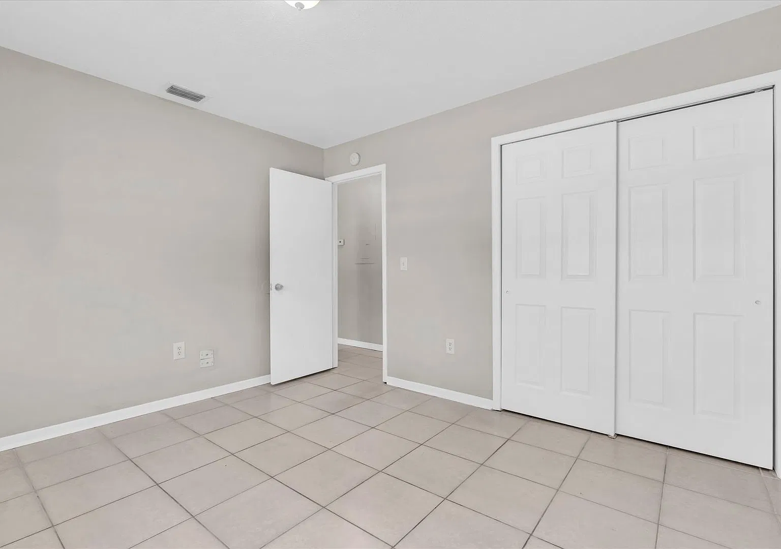 5118 E 97th Ave — Photo 3