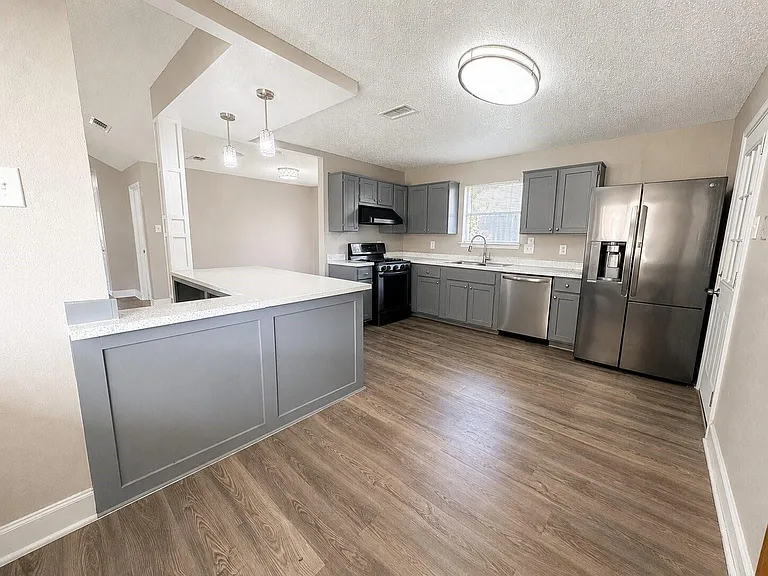 10806 Parkland Woods Dr — Photo 5