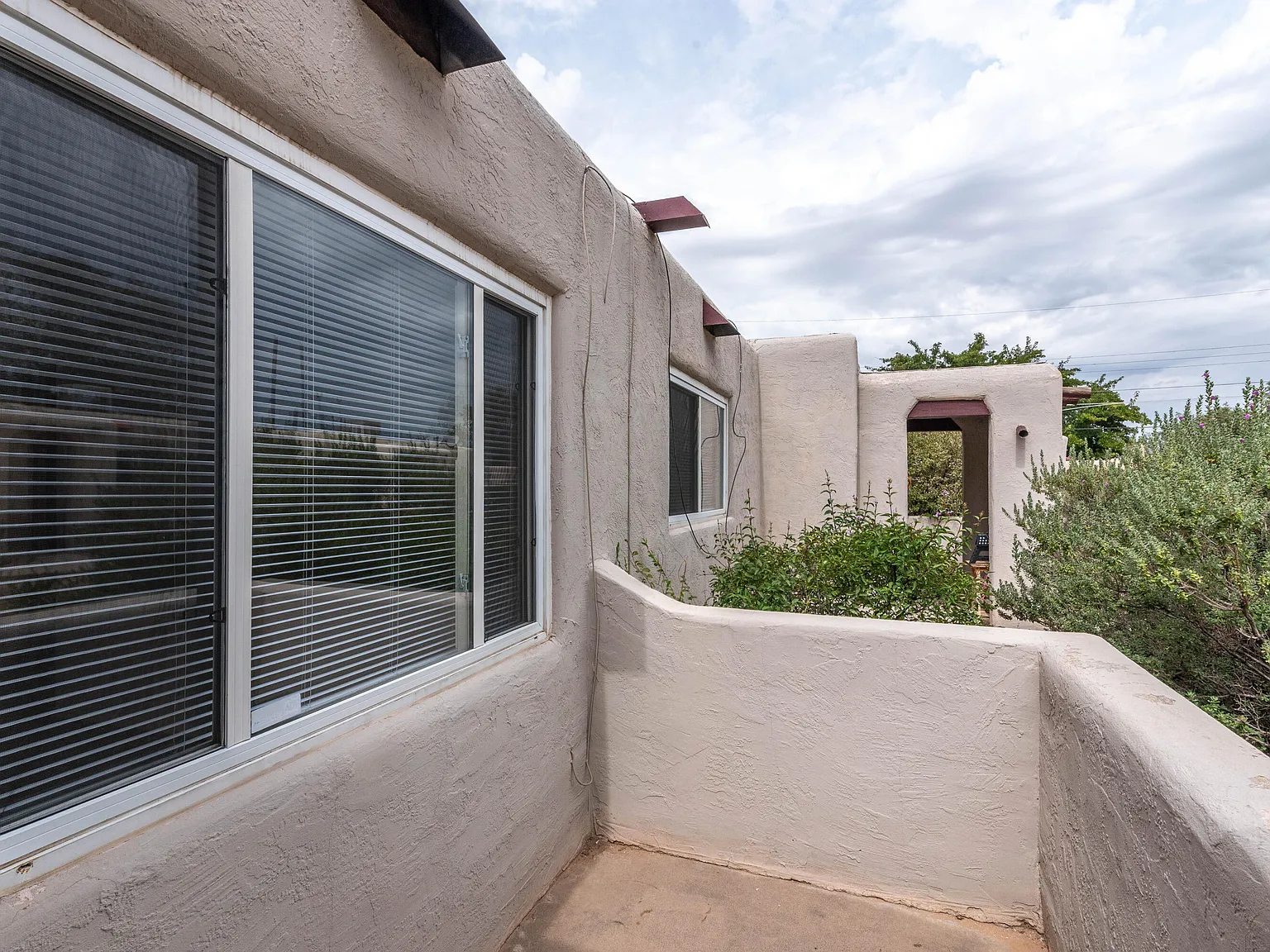 2 bed, 1.0 bath, 750 sqft, $1,050 — Photo 3
