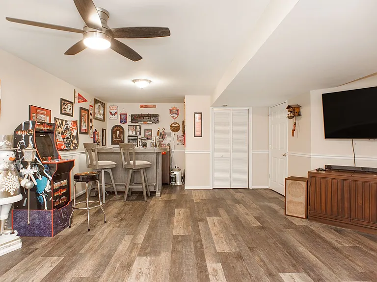 8008 High Oak Rd — Photo 50