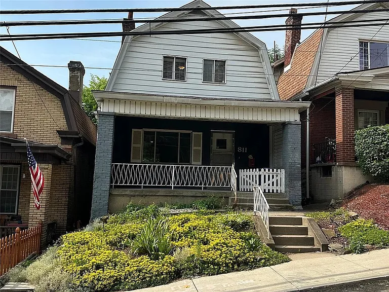811 Sebring Ave — Photo 1