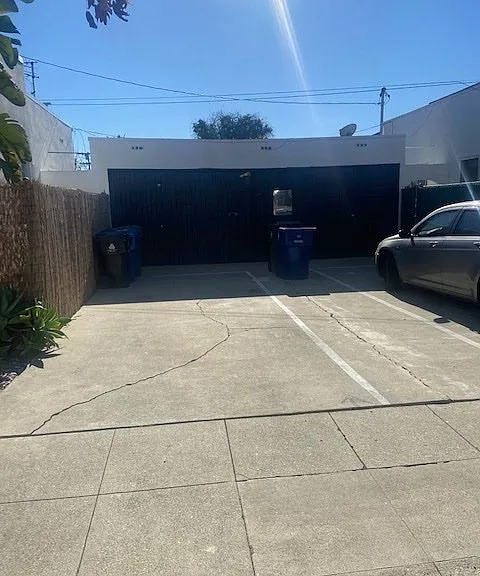 7518 Willoughby Ave — Photo 19