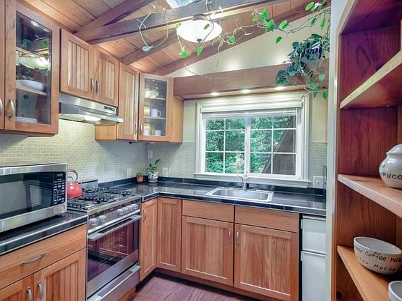3rd image of 5649 Hillside Dr #B