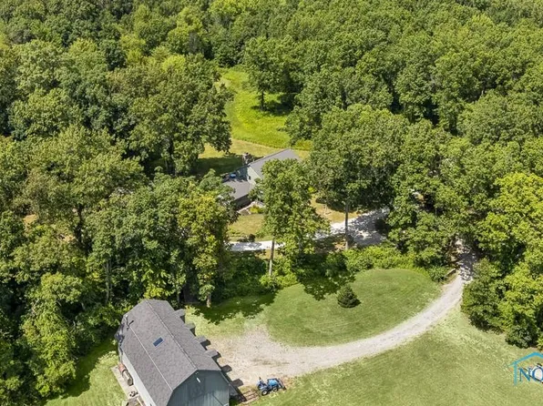 9535 Old State Line Rd, Holland, OH 43528