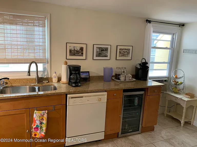 19 Webb Ave #2 — Photo 5