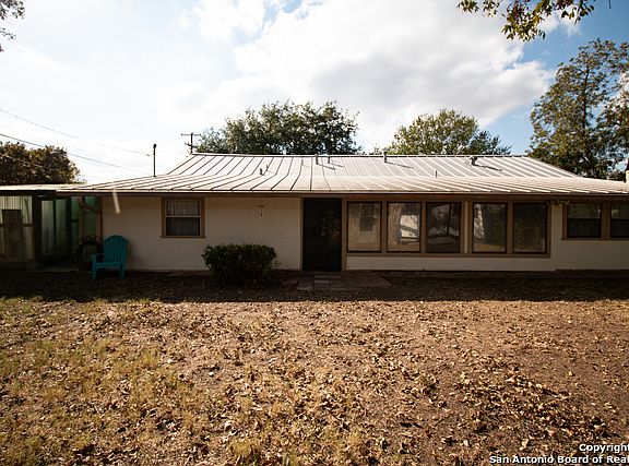 3rd image of 1564 Adele St