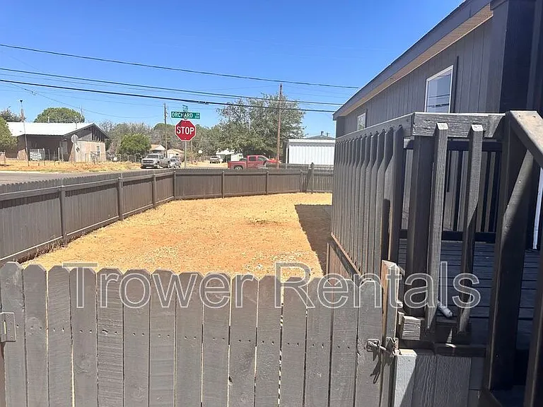 237 Orchard Dr — Photo 7