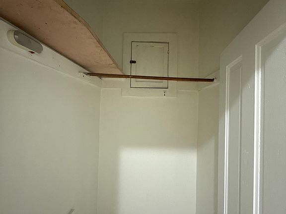 3rd image of 3526 S Union Ave Floor 2