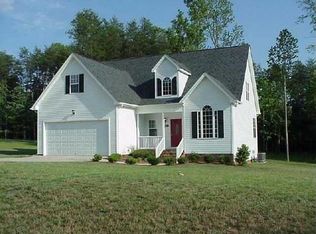 8504 Fieldstream Dr, Stokesdale, NC 27357