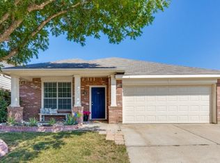 9217 Oldwest Trl, Fort Worth, TX 76131