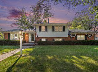 9330 Hayes St, Crown Point, IN 46307