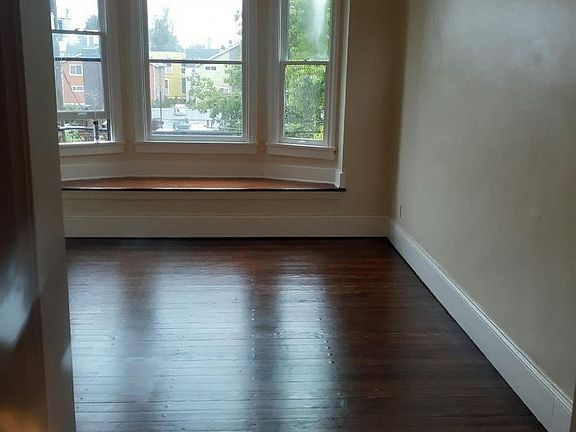 2nd image of 1323 E Pine St Unit 309