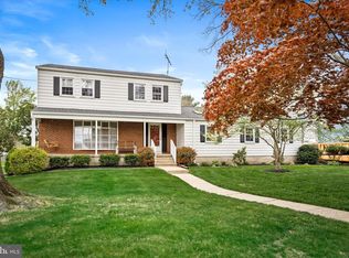 4 Colony Dr, Hamilton, NJ 08619