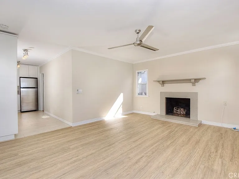 445 Bent St — Photo 15