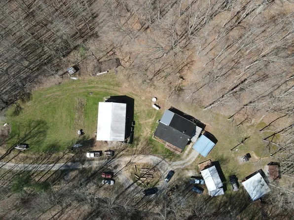3490 Hell For Certain Rd, Dryhill, KY 41749