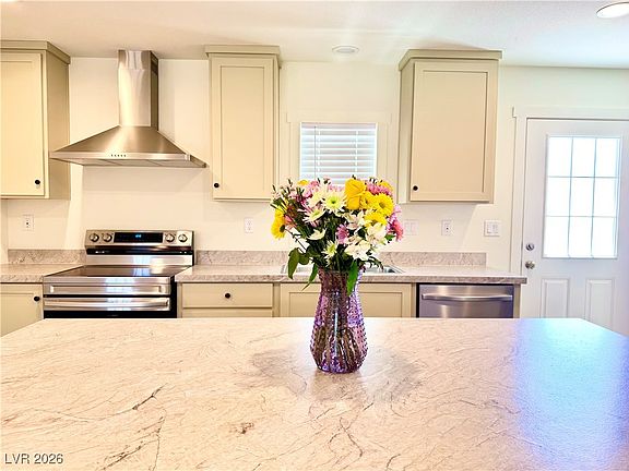 3rd image of 2791 Rio Rancho Dr