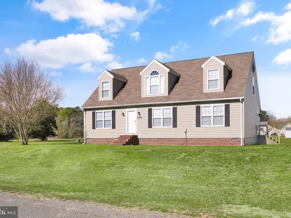 2370 Yardarm Dr, Greenbackville, VA 23356