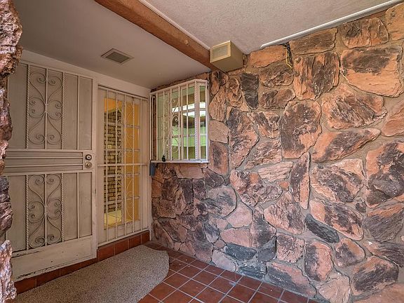3rd image of 4308 Delamar Ave NE