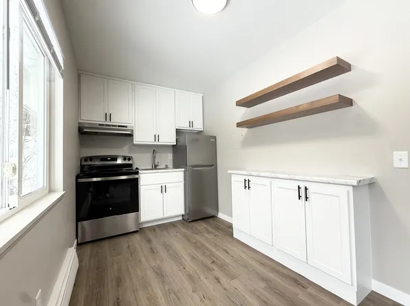 2060 Allen Blvd APT 20, Middleton, WI 53562