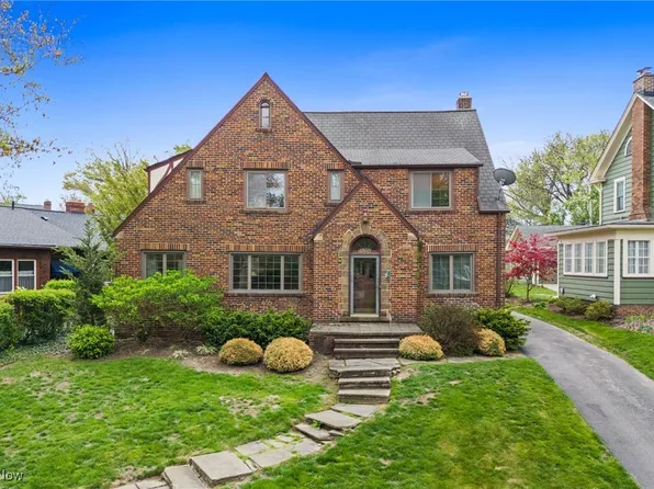1505 Lewis Dr, Lakewood, OH 44107
