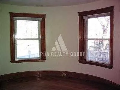4 bed, 1.5 bath, $2,900 — Photo 2