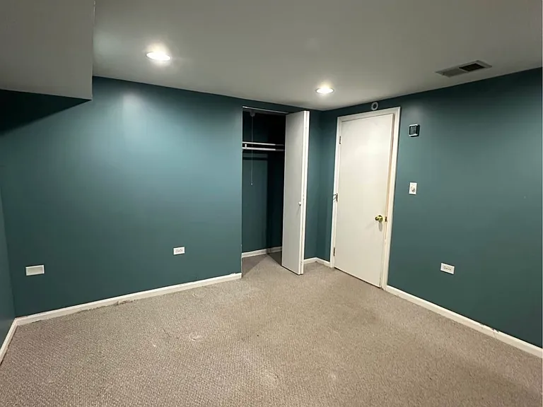 4730 N Kedvale Ave — Photo 1
