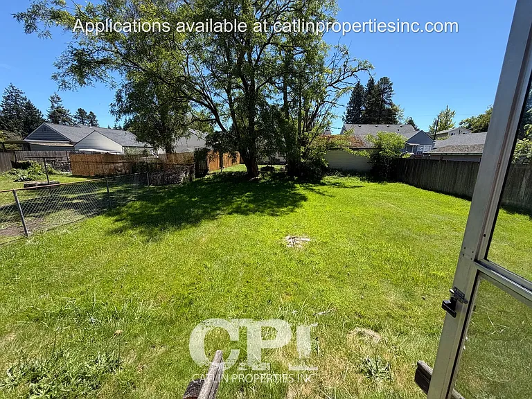 806 1/2 Ayers Duplex Multi Family — Photo 9