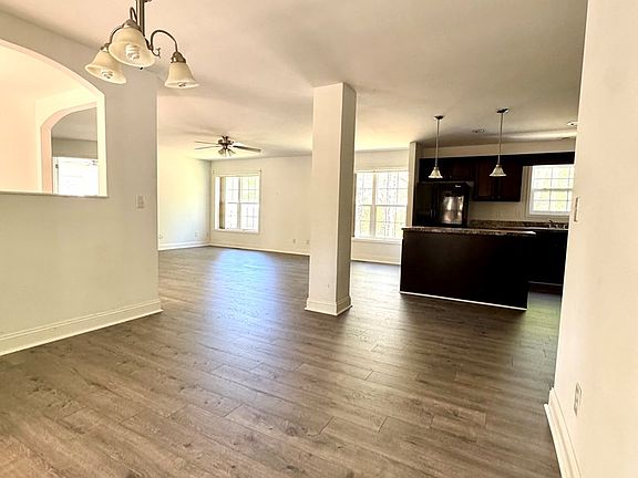 4th image of 220 Drayton Way