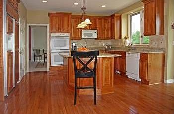 5th image of 18634 Clairmont Cir E