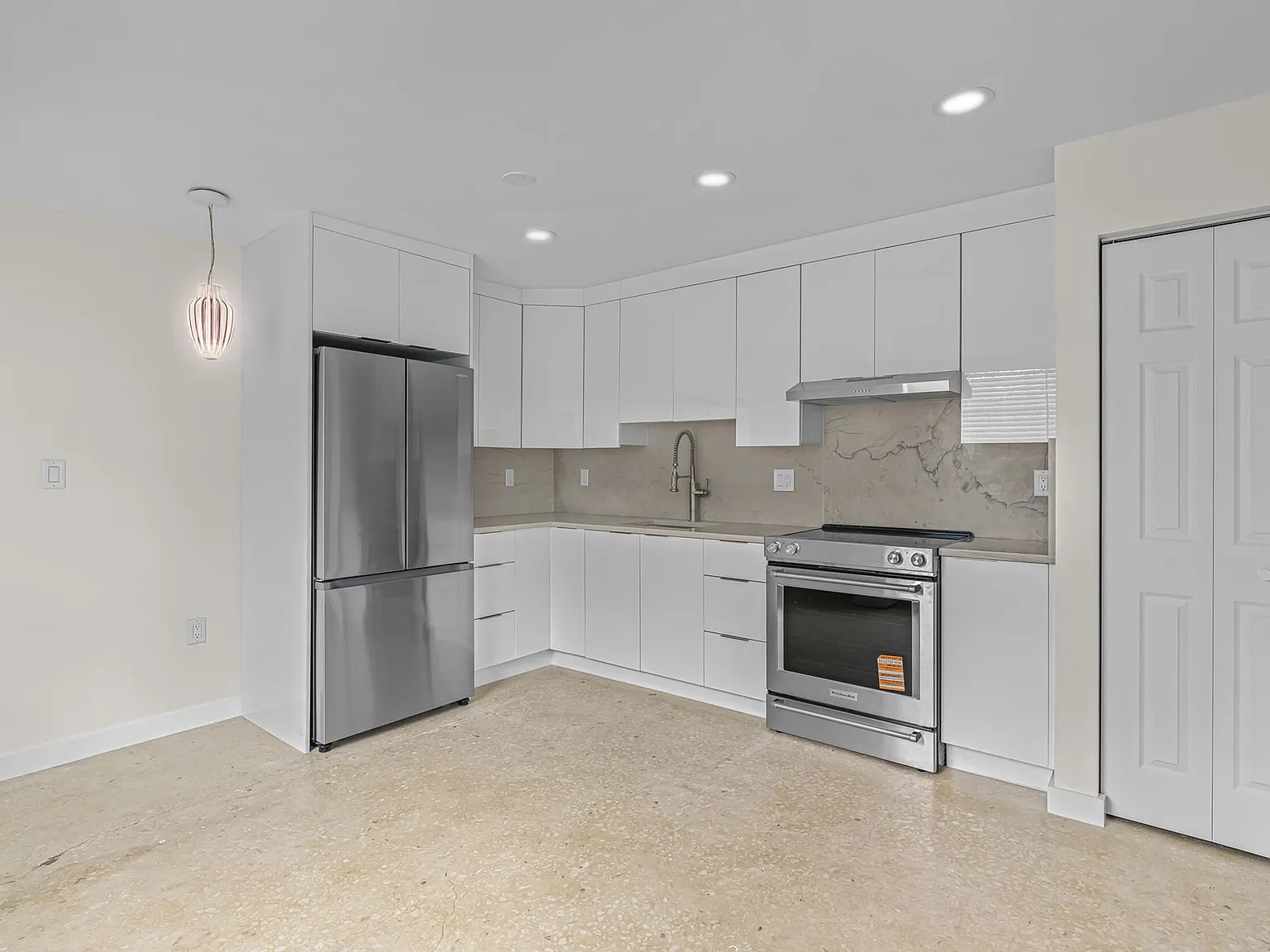 1 bed, 1.0 bath, 471 sqft, $1,600 — Photo 2