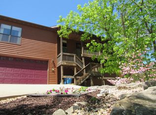 280 Pine Woods Village Dr, Hollister, MO 65672