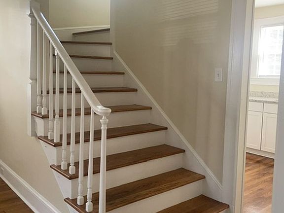 4th image of 423 Avondale Dr