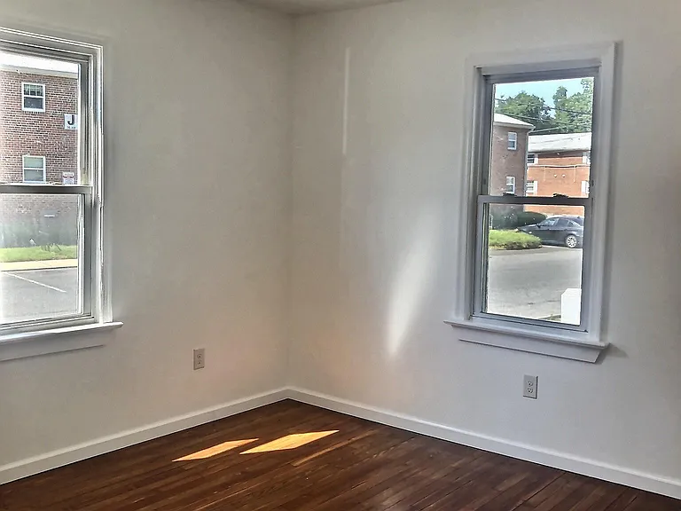 52 Carpenter St — Photo 10