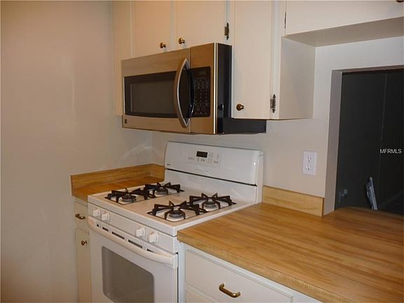 4th image of 5025 Village Gardens Dr #28