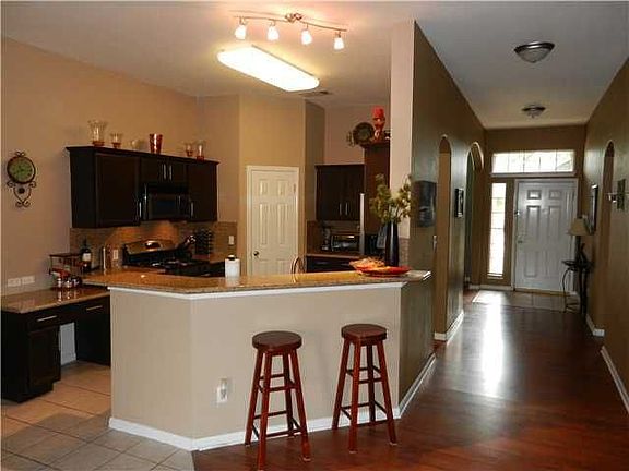 4th image of 1506 Petunia Ln