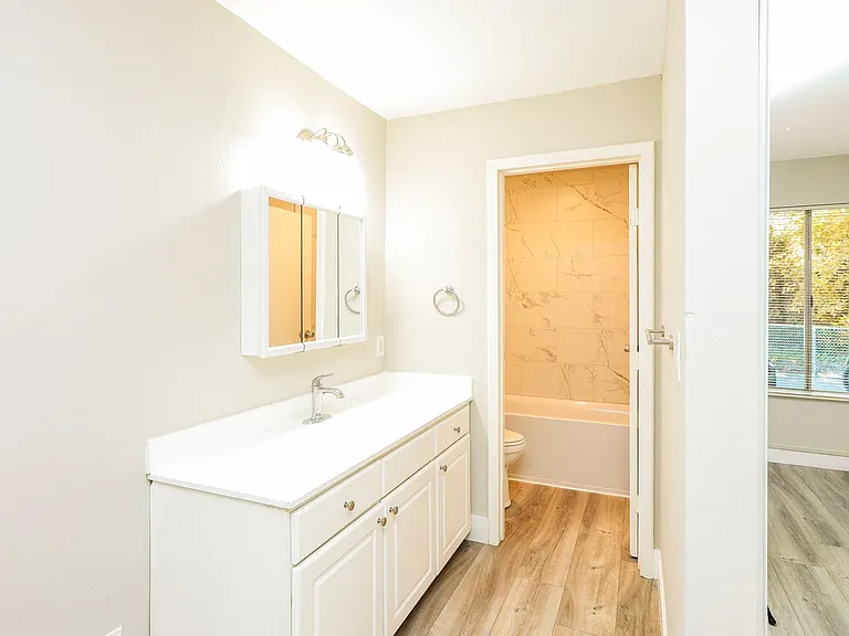 1400 Creekside Apartments CDM — Photo 13