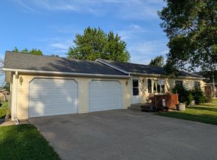 223 Rainbow Dr, Marshall, MN 56258