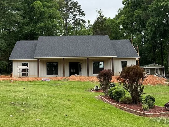 8047 Pinewood Dr, Meridian, MS 39305