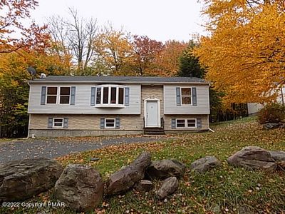 7033 Vista Dr, Tobyhanna, PA, 18466