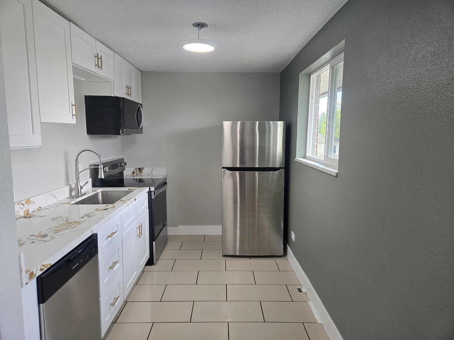 1 bed, 600 sqft, $1,190 — Photo 2