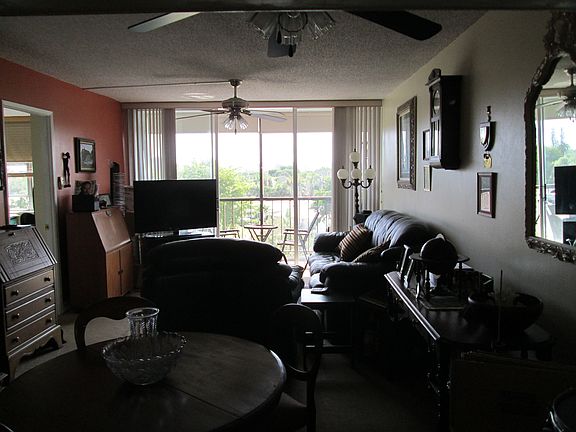 4th image of 4501 NE 21st Ave APT 407