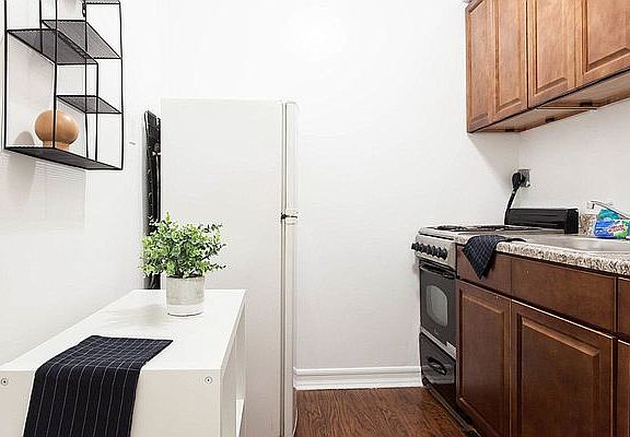 3rd image of 515 E 82nd St APT 1D