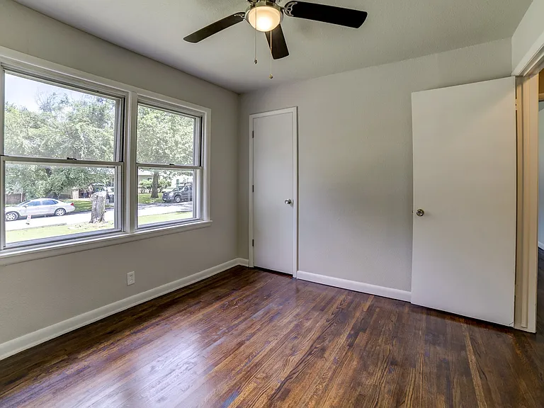 1618 S Ash Pl — Photo 23
