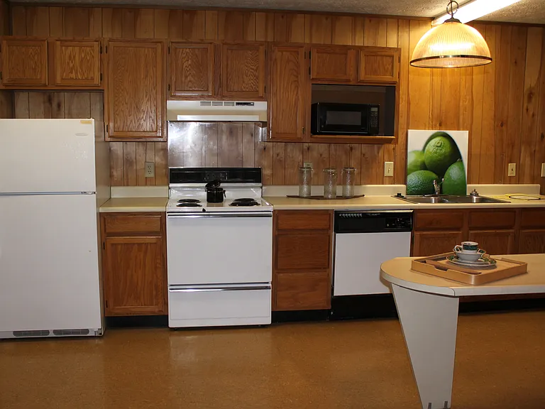 Crestview Apartments — Photo 39
