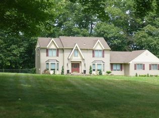 12 Orchard Hill Dr, Manalapan, NJ 07726