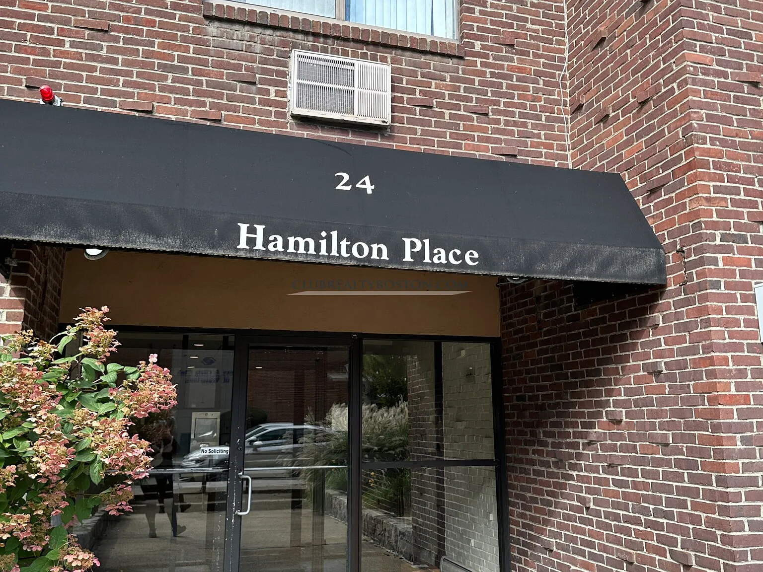 2 bed, 1.0 bath, $2,700 — Photo 4