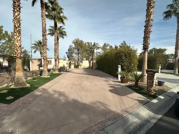 8175 Arville St #10, Las Vegas, NV 89139