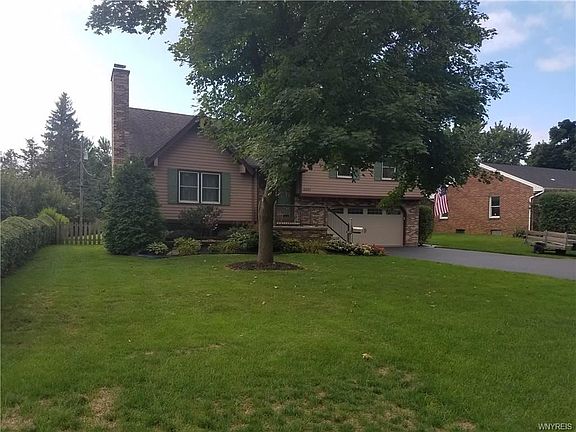 3rd image of 8685 Sunset Dr